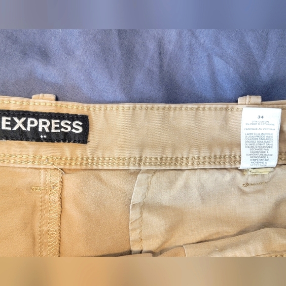 Express Shorts - Picture 3 of 3